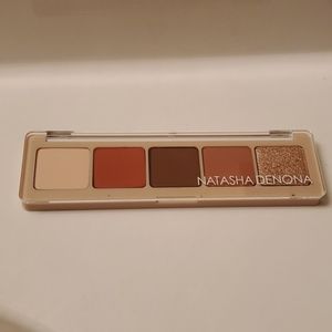 Luxury nude eyeshadow palatte